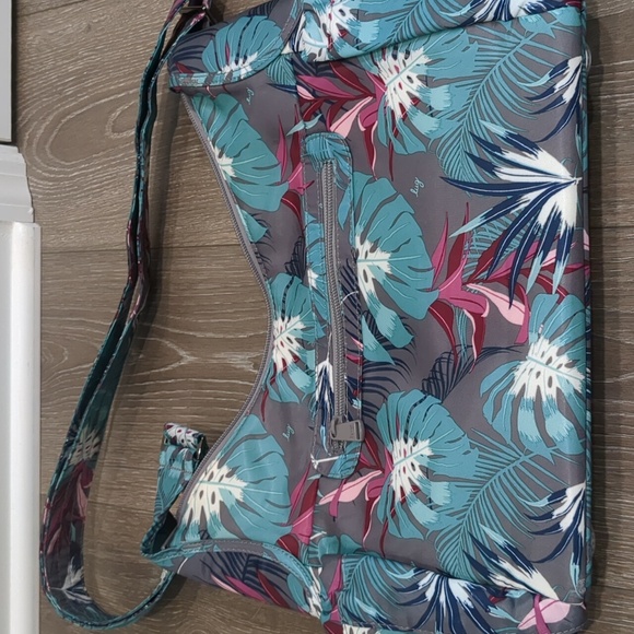 Lug Camper Shoulder/Crossbody Bag - Picture 8 of 13